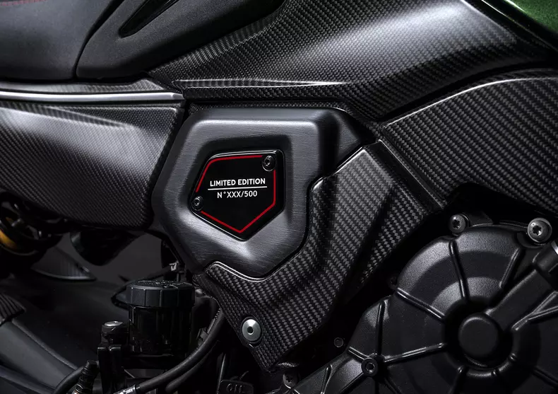 web_Ducati-Diavel-V4-for-Bentley-DWP24-Overview-gallery-1920×1080-06