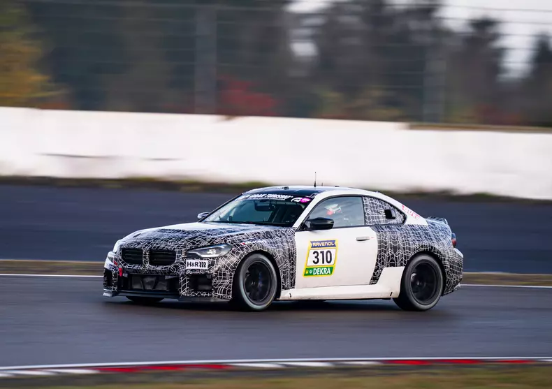 P90574224_highRes_nuerburgring-ger-18-