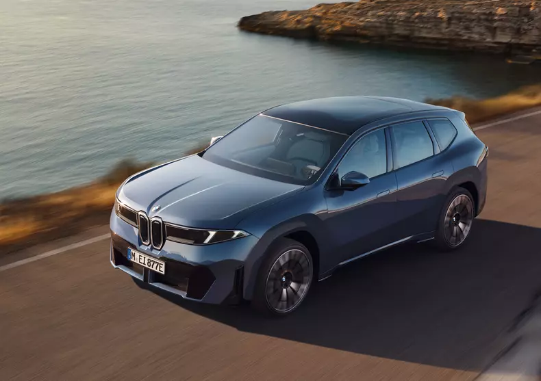 P90615625_highRes_the-new-bmw-ix3-50-x