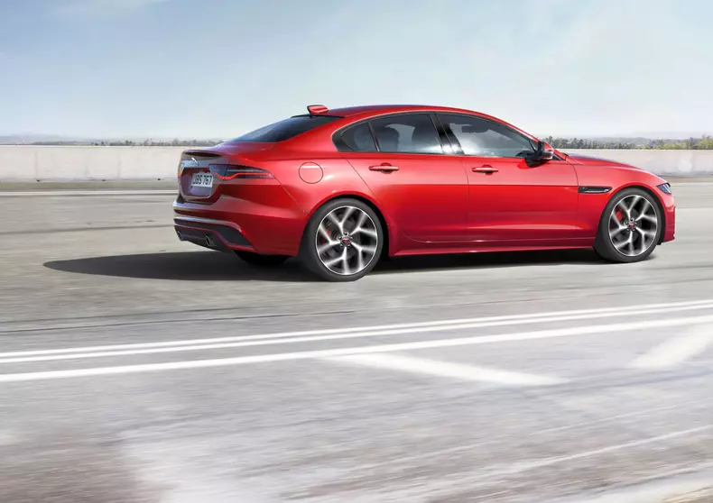 Jaguar XE facelift 021