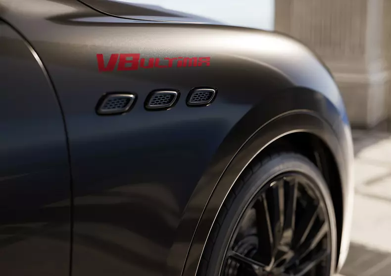 small_04_Levante V8 Ultima