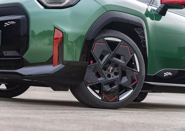 P90567379_highRes_the-mini-john-cooper