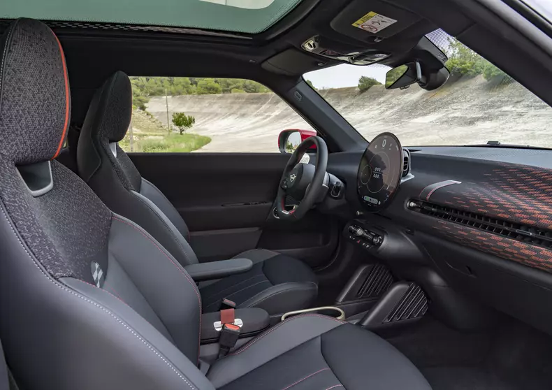 P90571694_highRes_the-mini-john-cooper