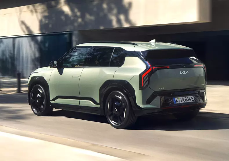 kia-ev3-gtline-aventurine-green-dynamic-srs3