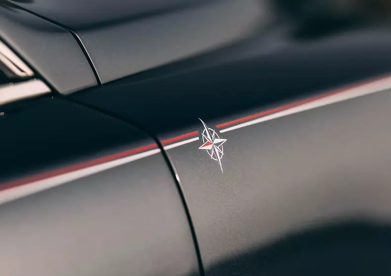 P90633359_highRes_presenting-rolls-roy