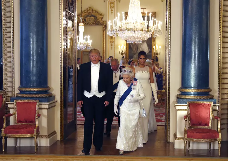 De ce toate doamnele au purtat rochii albe la banchetul organizat la Palatul Buckingham