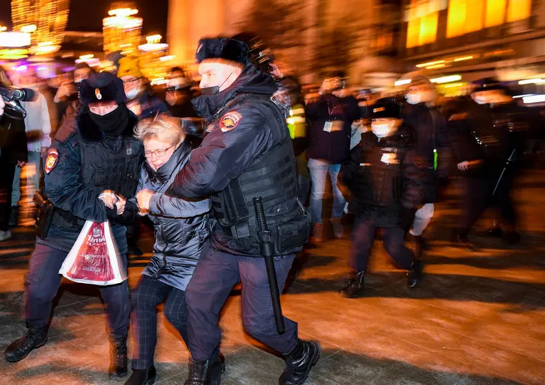 fotografii-proteste-ani-razboi-rusia-4