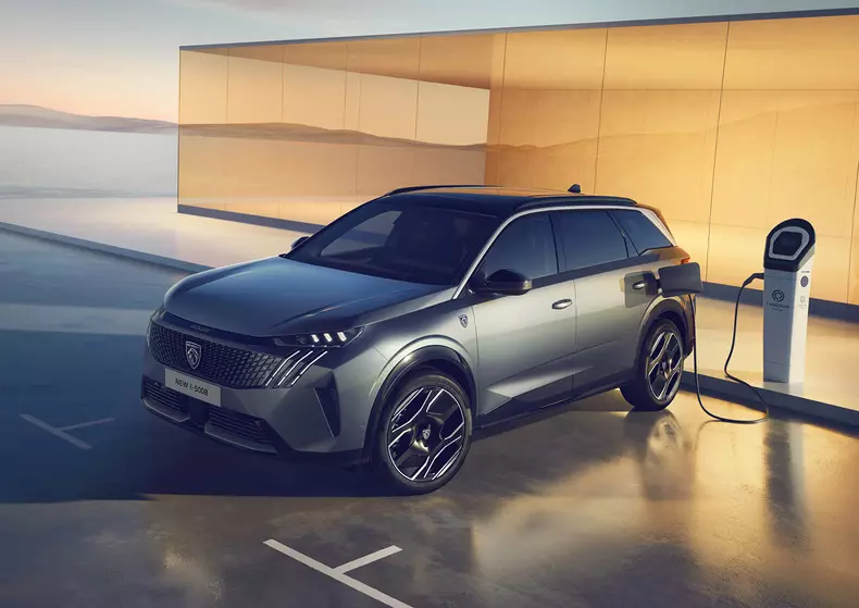 PEUGEOT_E5008_2403STYP_109