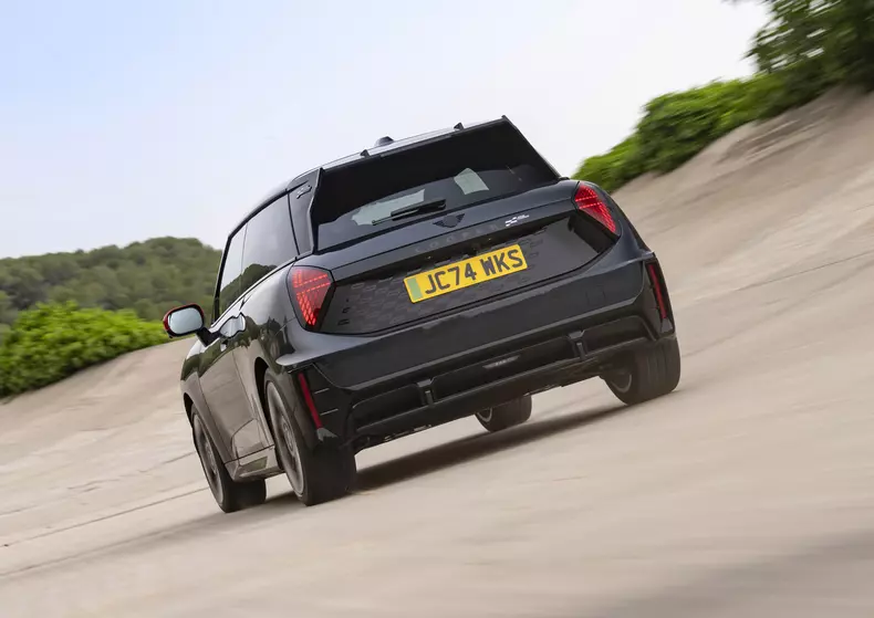 P90571666_highRes_the-mini-john-cooper