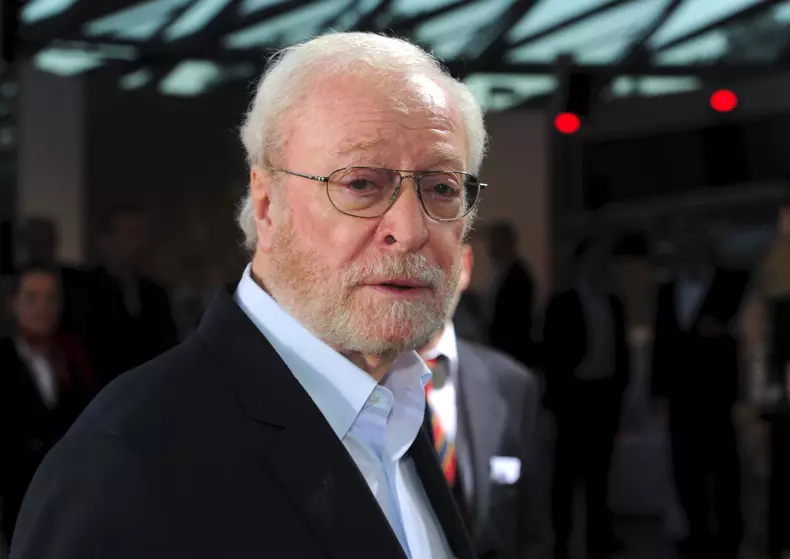 Michael Caine, vacanță relaxantă în Barbados. Cum a fost surprins pe plajă actorul de 90 de ani