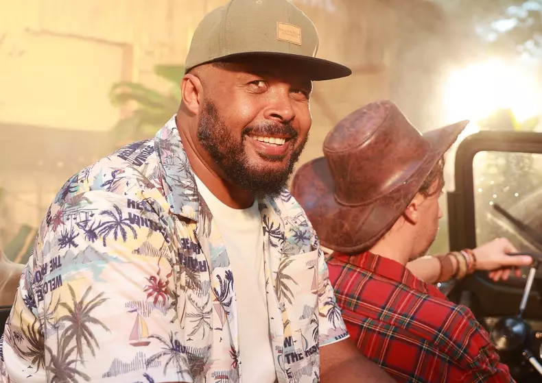 sunt-celebru-scoate-ma-de-aici-17-1