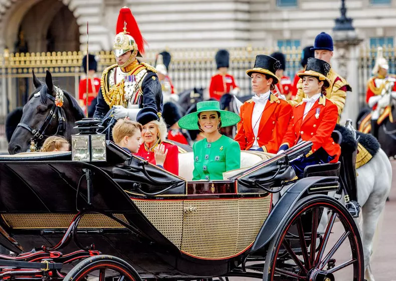 Prințul Louis, pus pe șotii! Nepotul regelui Charles al III-lea a fost în centrul atenției