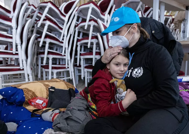 Imagini-cu-Andreea-Marin-alaturi-de-refugiatii-din-Ucraina.-2