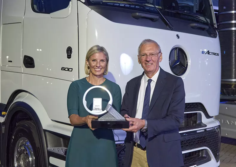 Mercedes-Benz eActros 600 ist “International Truck of the Year 2025″

Mercedes-Benz eActros 600 is “International Truck of the Year 2025”