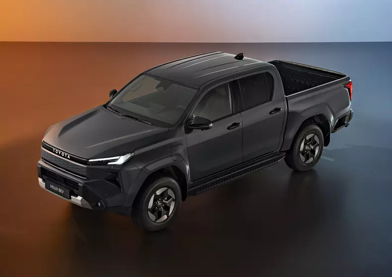 2025toyotahiluxbevhero9