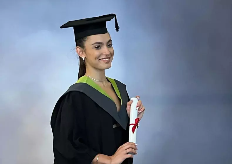 alexia eram absolvire