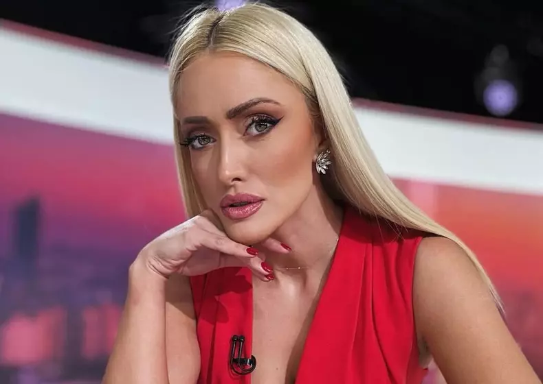 Iuliana Pepene, jurnalist Observator Antena 1 (3)