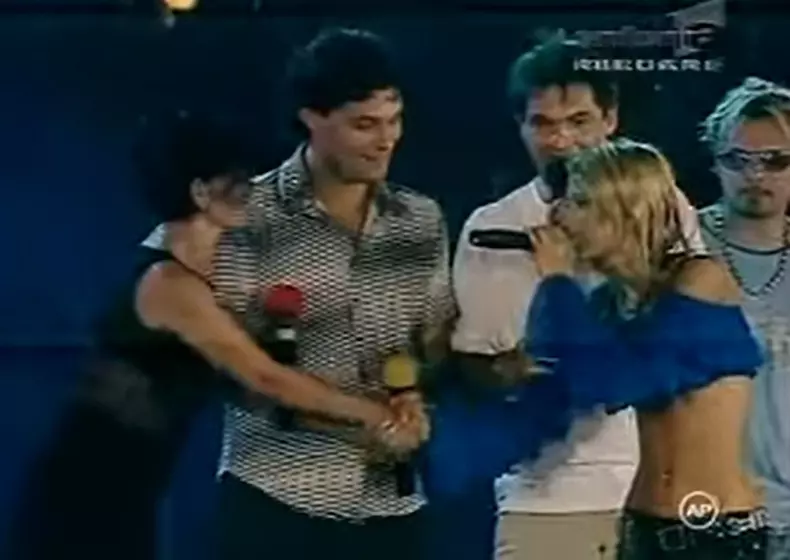 andreea-balan-elena-carstea-scandal-piscina-2002 (4)