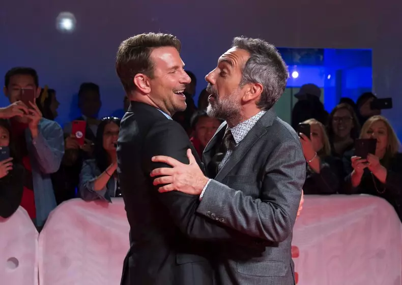 bradley cooper si regizorul todd phillips