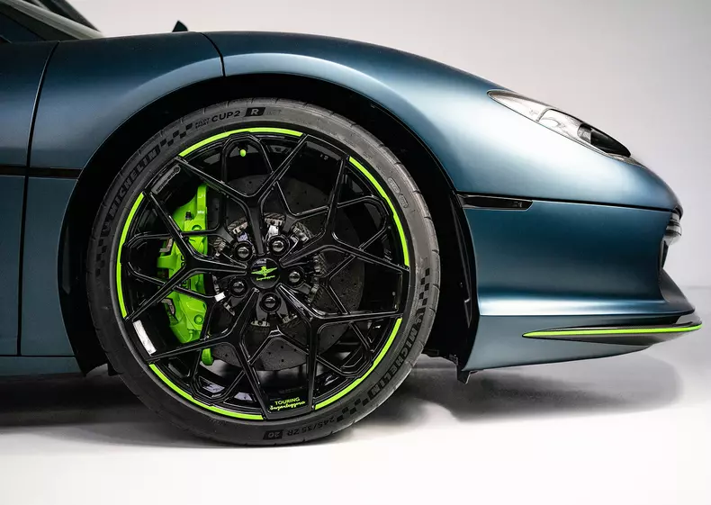 Arese_RH95_Grigio_Artico_06_Interiors_and_Details