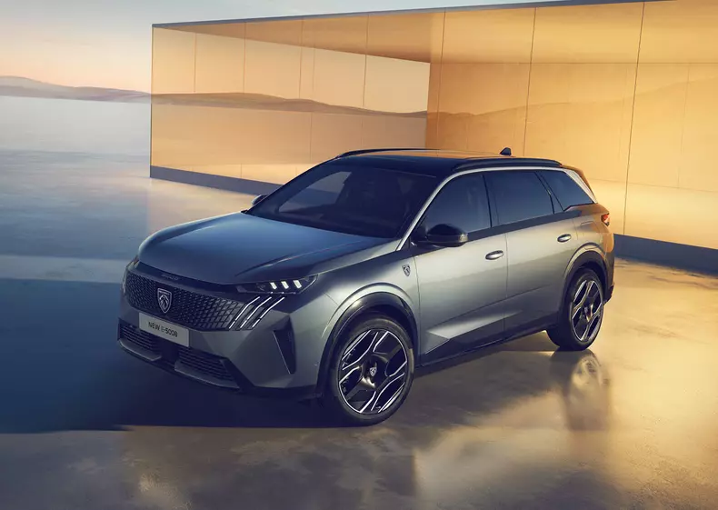 PEUGEOT_E5008_2403STYP_103