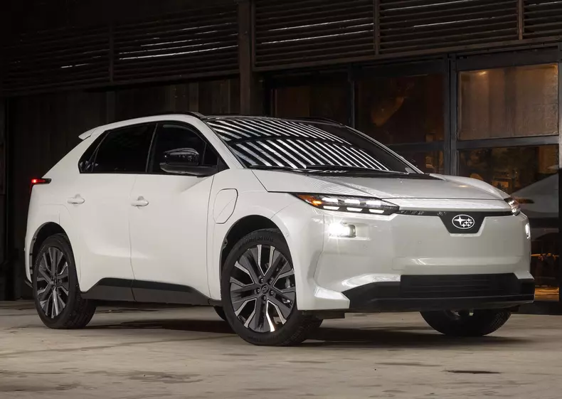 Subaru-Solterra_EV-2026-wallpaper