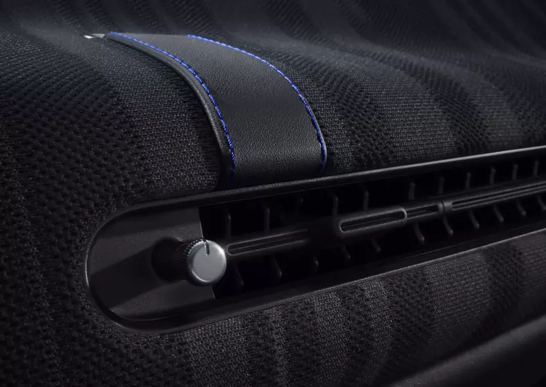 P90618114_highRes_mini-paul-smith-edit