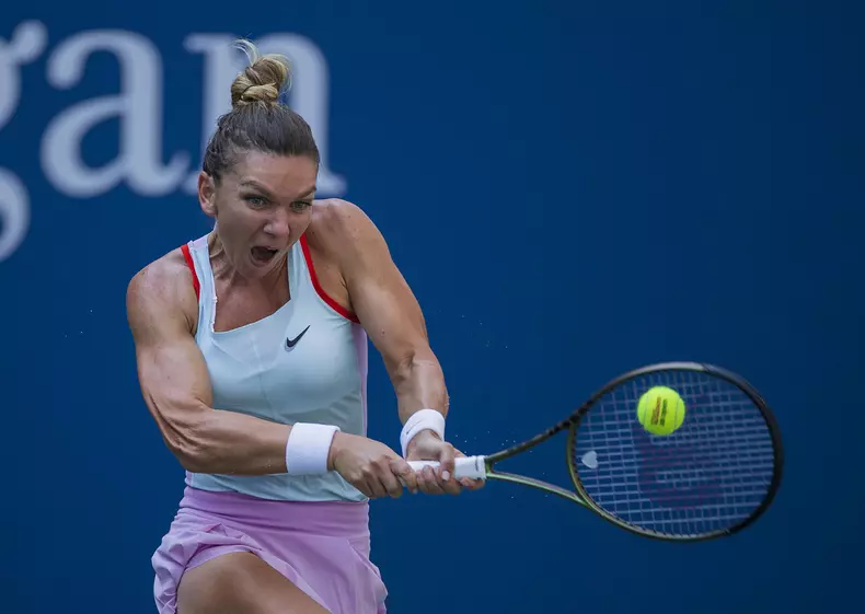 Halep loses to Snigur