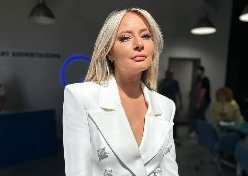 Ce a pățit Laura Cosoi în vacanță cu autorulota. „Nu îmi simt partea stângă a feței”