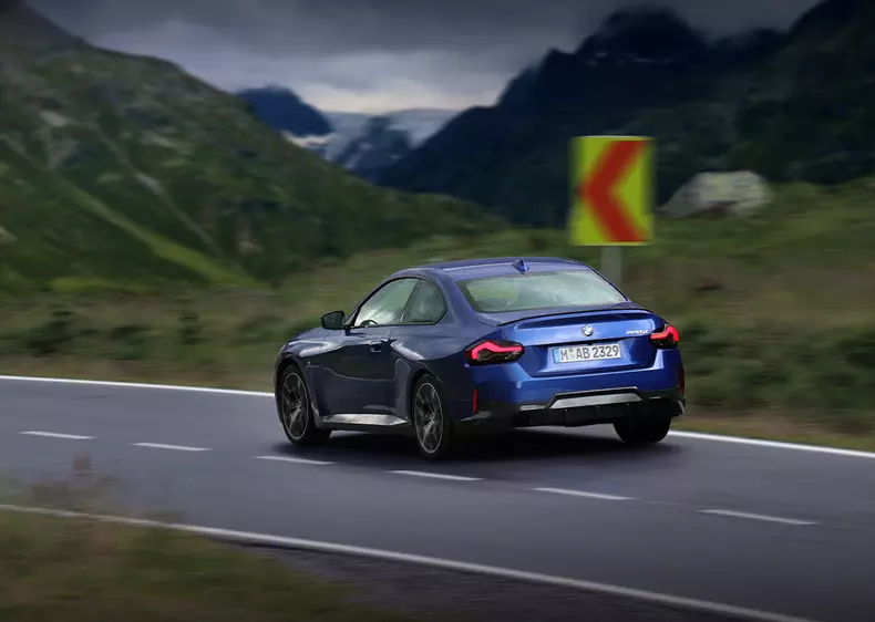 web_dynamic_rear_IMG_6452