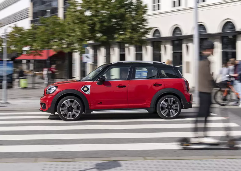 web_P90520198_highRes_mini-cooper-se-count