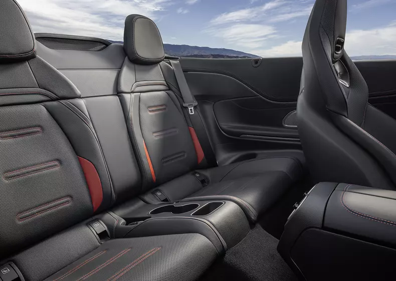 Das neue Mercedes-AMG CLE 53 4MATIC+ Cabriolet

The new Mercedes-AMG CLE 53 4MATIC+ Cabriolet