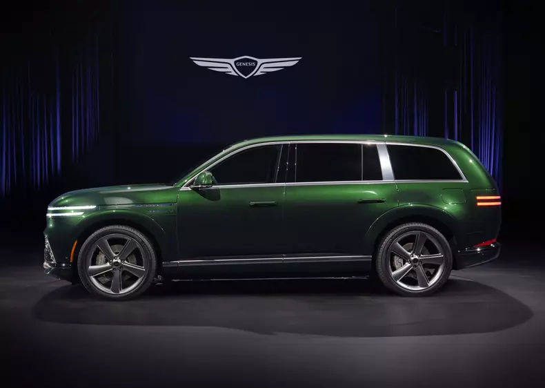 260820_anewiconrsquosarrivalgenesisunveilsgv90flagshipsuv_19