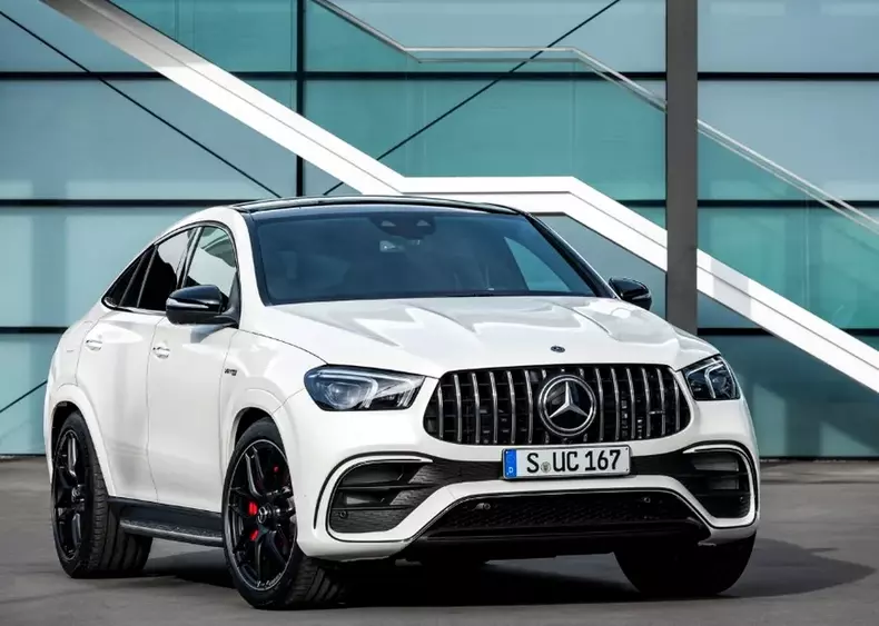 cum-arata-colectia-de-masini-de-lux-a-lui-lionel-messi7