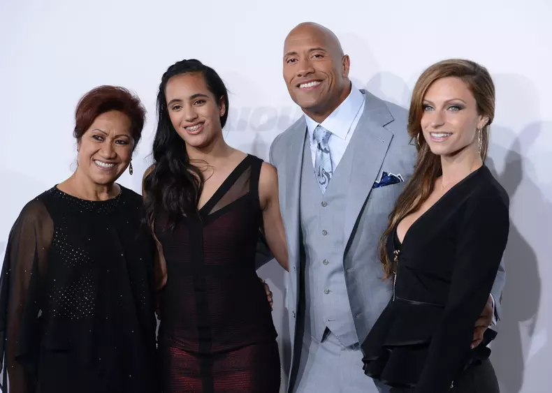 mama-lui-dwayne-johnson-a-suferit-un-accident-de-masina-3