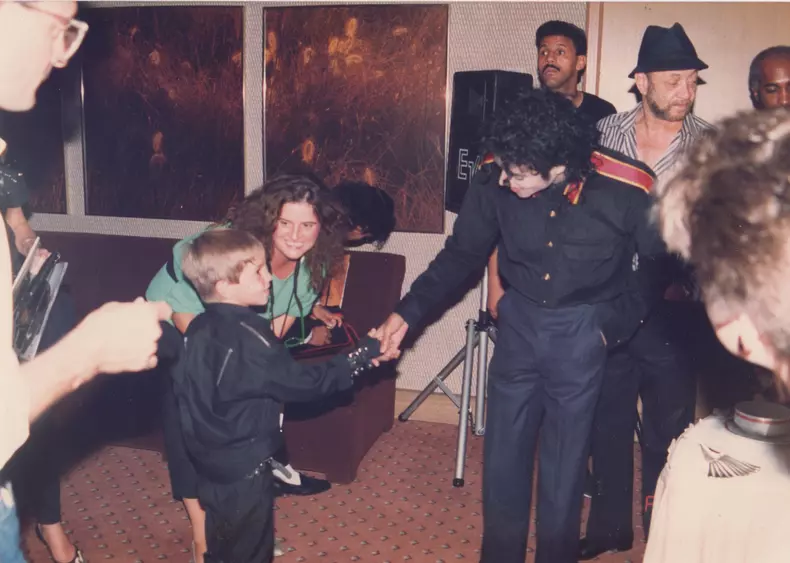 Leaving Neverland (1)