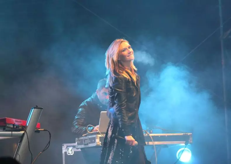 2_adela_popescu_revelion.jpg