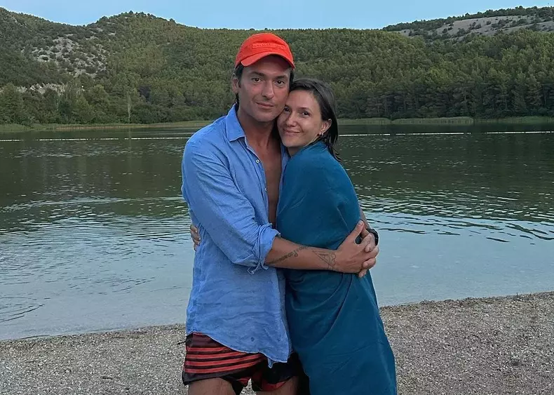 Adela Popescu a împlinit 37 de ani 