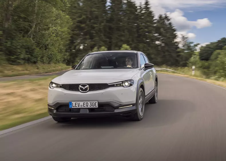 2022_mazda_mx-30_act_2