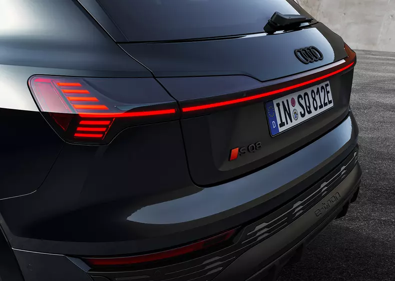 Audi SQ8 e-tron quattro