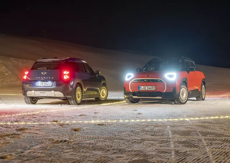 P90625629_highRes_mini-aceman-se-11-20