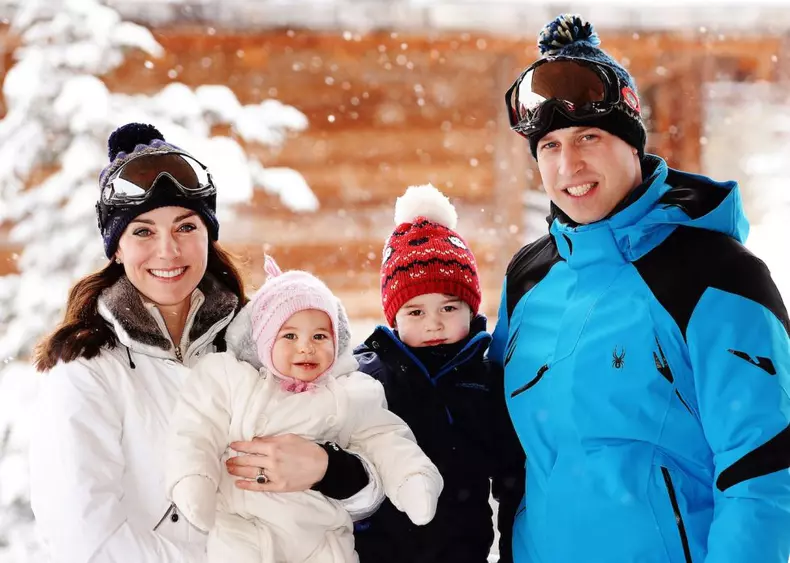 Intreaga familie in vacanta la ski in Alpii Francezi