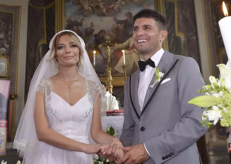 Laura Cosoi si Cosmin Curticapean in ziua nuntii (1)