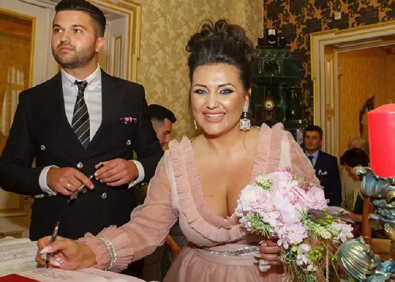 Bianca Rus s-a măritat după o lună de relaţie