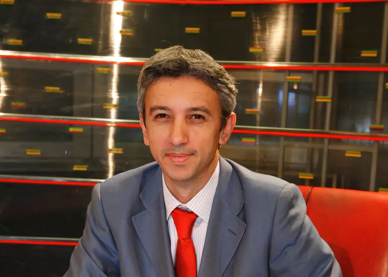 cum-arata-dan-diaconescu-si-cu-ce-se-ocupa-7