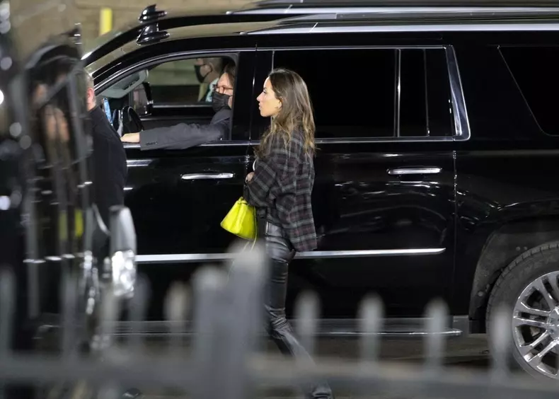 Cine este Ines de Ramon, noua iubită a lui Brad Pitt. E cu 29 de ani mai tânără decât celebrul actor
