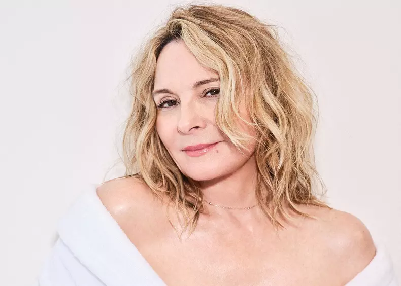 Kim Cattrall pose pour la campagne de la première gamme de soins de beauté "Touch" de la marque Ole Henriksen