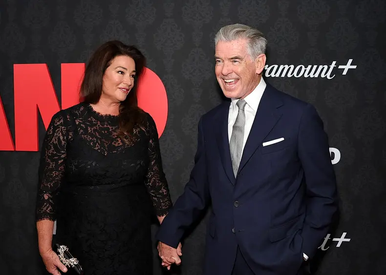 Soția lui Pierce Brosnan a atras toate privirile cu noua siluetă. Keely Shaye Smith a slăbit 45 de kilograme și arată tot mai tânără