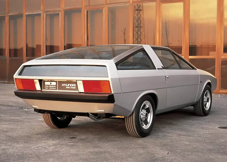 z1974-hyundai-pony-coupe_04