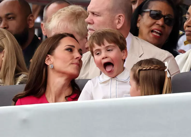 Kate-Middleton-reactie-adorabila-dupa-ce-Printul-Louis-s-a-dat-in-spectacol-la-Jubileul-Reginei-2
